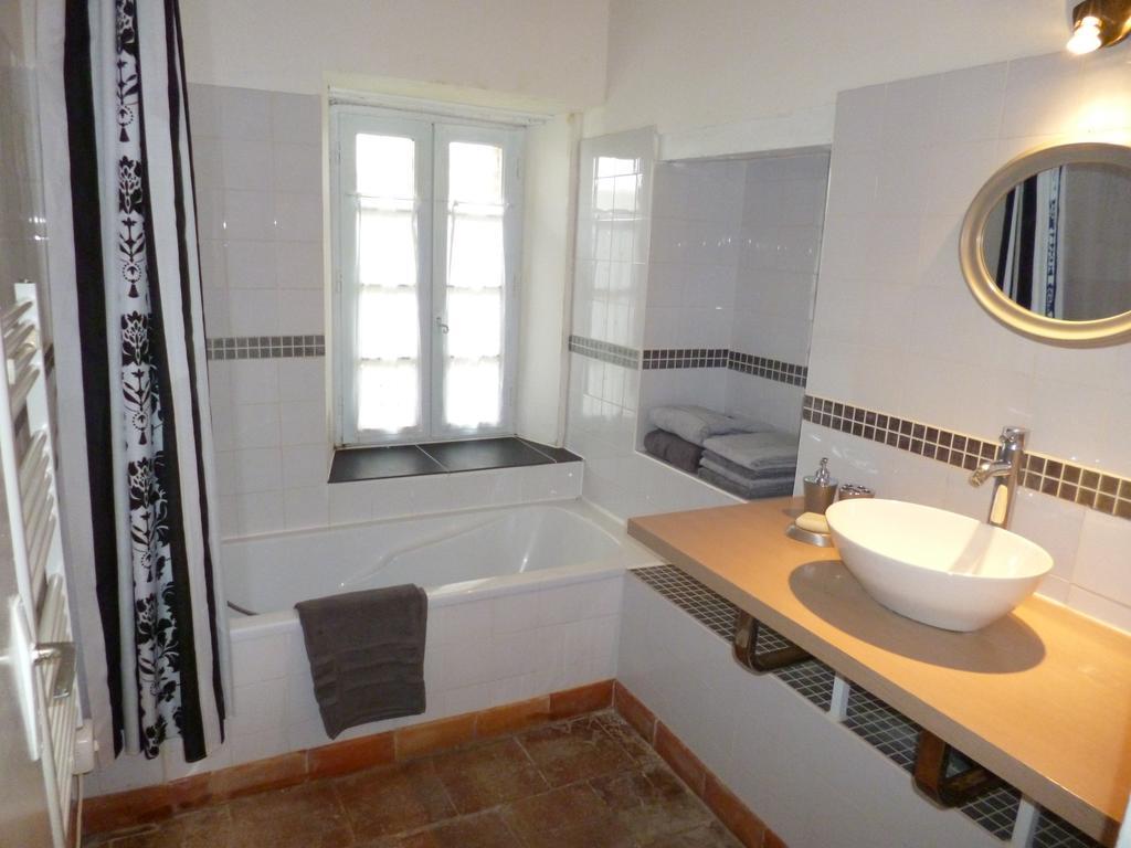 \u00BFQu\u00E9 aeropuertos son los m\u00E1s cercanos a Aeropuerto de Par\u00EDs-Charles de Gaulle? Bed and Breakfast Caraman Habitación foto