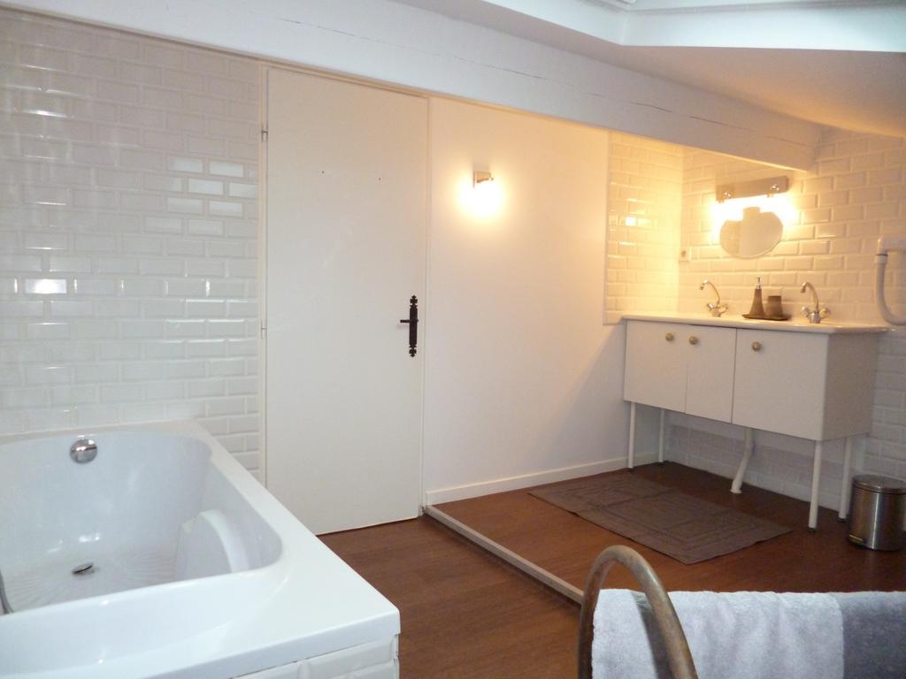 \u00BFQu\u00E9 aeropuertos son los m\u00E1s cercanos a Aeropuerto de Par\u00EDs-Charles de Gaulle? Bed and Breakfast Caraman Habitación foto